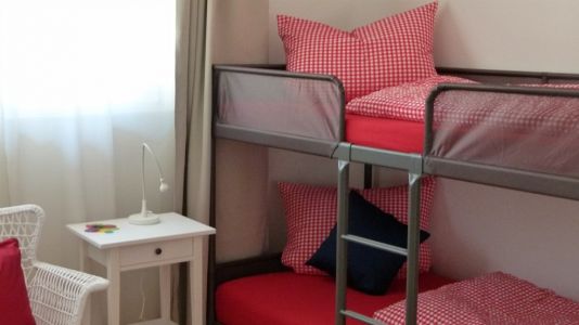 1. Stockbett rechts vom Fenster